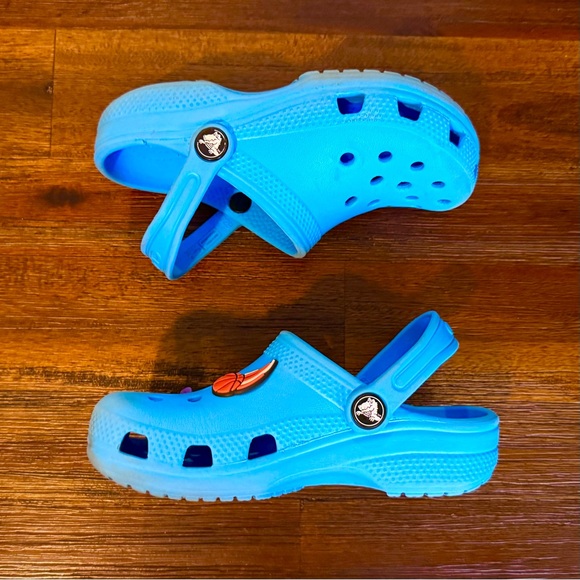 Kids Sky Blue Crocs - Size C12 - Beater DEAL Slides with Bonus Jibbitz - Picture 1 of 5